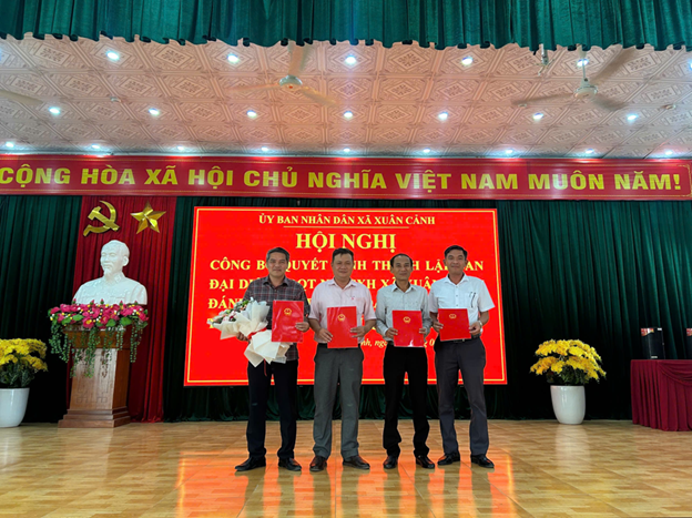 CÔNG BỐ QUYẾT ĐỊNH THÀNH LẬP BAN ĐẠI DIỆN HỘI ĐỒNG QUẢN TRỊ NGÂN HÀNG CHÍNH SÁCH XÃ HỘI XÃ XUÂN CẢNH, ĐÁNH GIÁ KẾT QUẢ HOẠT ĐỘNG QUÝ I VÀ TRIỂN KHAI NHIỆM VỤ QUÝ II NĂM 2026.